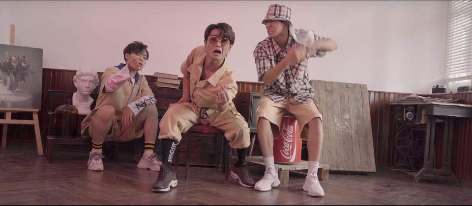 Nhà quê lên phố - Bản rap mới “lầy lội” khiến ai cũng bật cười - 2 Nhà quê lên phố - Bản rap mới “lầy lội” khiến ai cũng bật cười - 2
