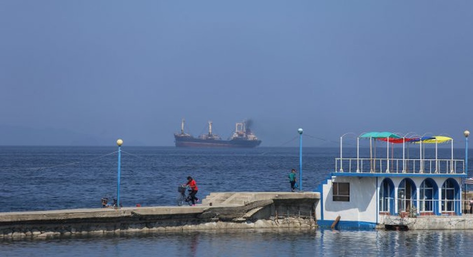 Triều Tiên bắt giữ 17 thủy thủ trên tàu cá Nga - 1