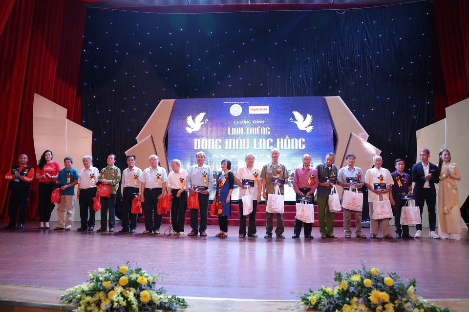 “Linh thiêng dòng máu Lạc Hồng” tri ân Ngày thương binh liệt sỹ - 2 “Linh thiêng dòng máu Lạc Hồng” tri ân Ngày thương binh liệt sỹ - 2
