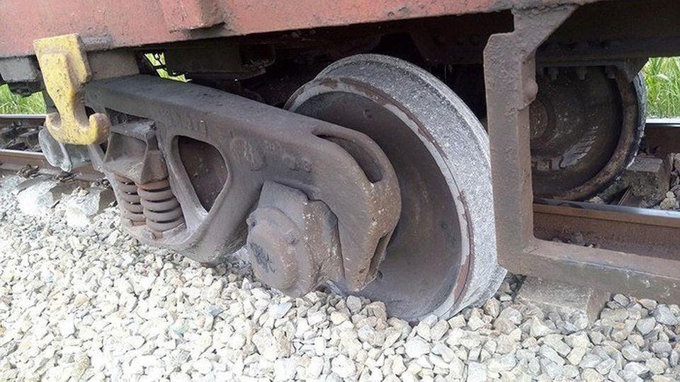 Tàu hàng trật bánh, đường sắt Bắc - Nam tê liệt nhiều giờ - 1 Tàu hàng trật bánh, đường sắt Bắc - Nam tê liệt nhiều giờ - 1