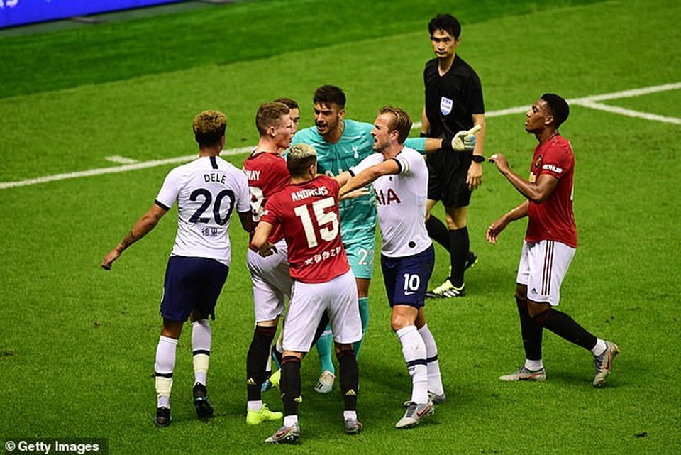 Học trò chơi xấu, HLV Pochettino lên tiếng xin lỗi cầu thủ Man Utd - 2 Học trò chơi xấu, HLV Pochettino lên tiếng xin lỗi cầu thủ Man Utd - 2