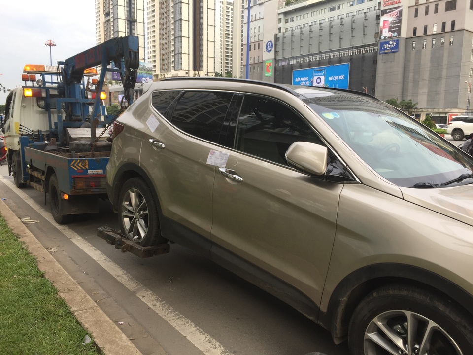 Vụ “xe hơn 5 tỉ, lương CSGT không đủ đền”: Phạt tài xế 700 nghìn đồng - 2