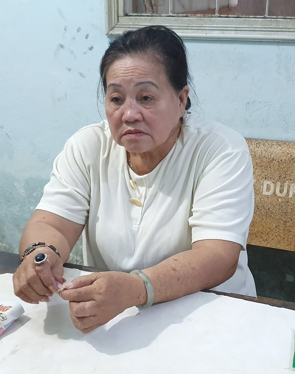 Bắt nghi can gần 70 tuổi thầu đề, buôn cả dụng cụ sử dụng ma túy đá - 3 Bắt nghi can gần 70 tuổi thầu đề, buôn cả dụng cụ sử dụng ma túy đá - 3