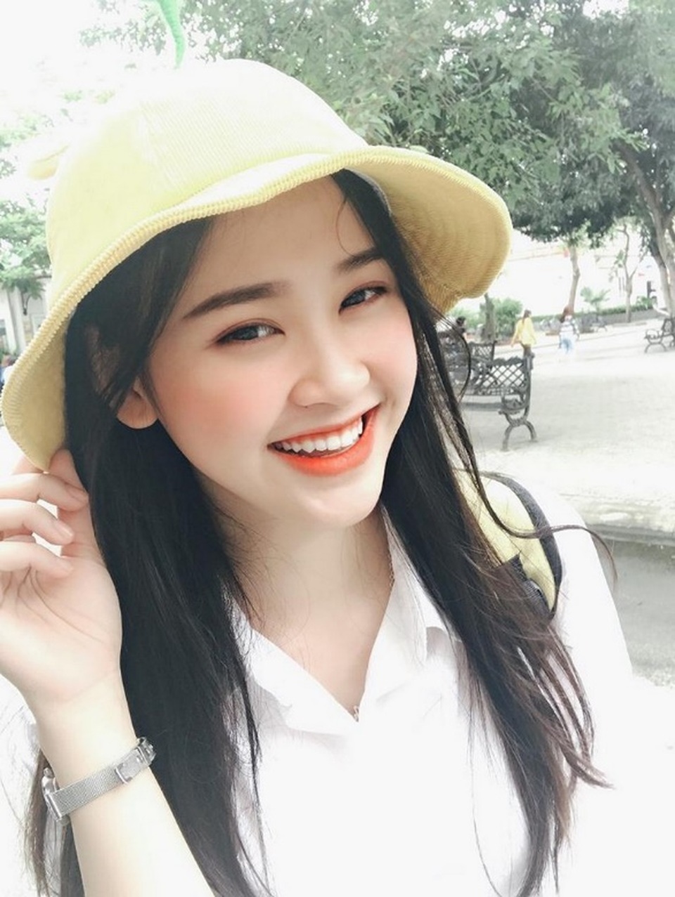 Á khôi sinh viên Việt Nam vừa xinh đẹp vừa học giỏi Văn - 2 Á khôi sinh viên Việt Nam vừa xinh đẹp vừa học giỏi Văn - 2