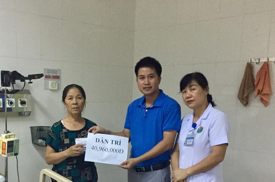 Trao hơn 40 triệu đồng tới gia đình có vợ ung thư, chồng chấn thương sọ não - 5 Trao hơn 40 triệu đồng tới gia đình có vợ ung thư, chồng chấn thương sọ não - 5