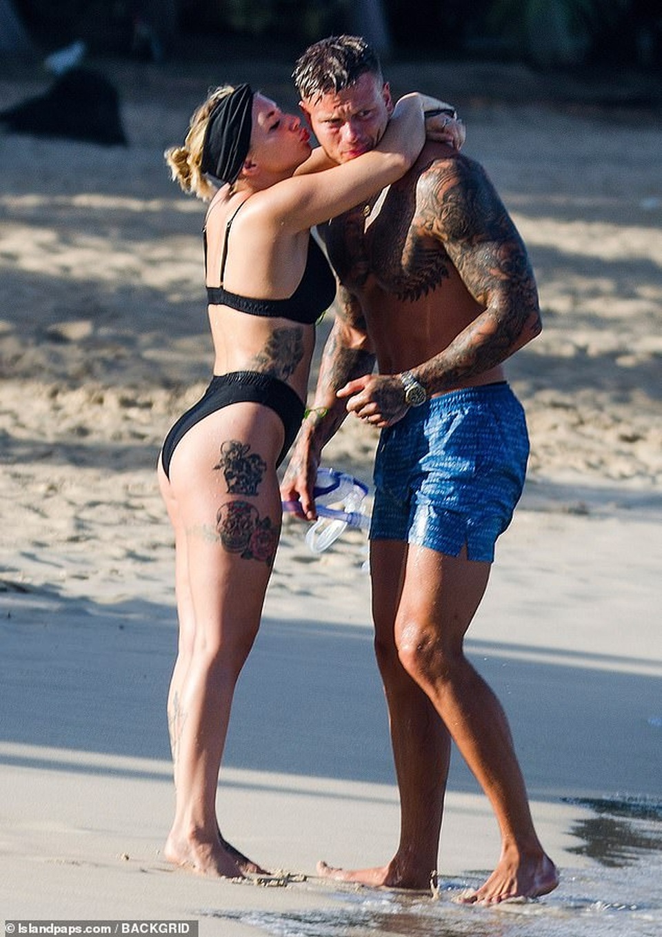 Loạt hình xăm ấn tượng của Olivia Buckland - 9 Loạt hình xăm ấn tượng của Olivia Buckland - 9