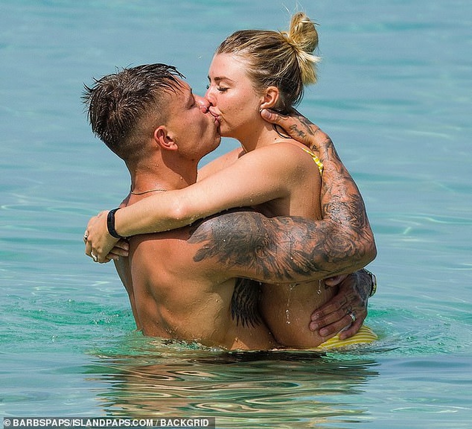Loạt hình xăm ấn tượng của Olivia Buckland - 8 Loạt hình xăm ấn tượng của Olivia Buckland - 8