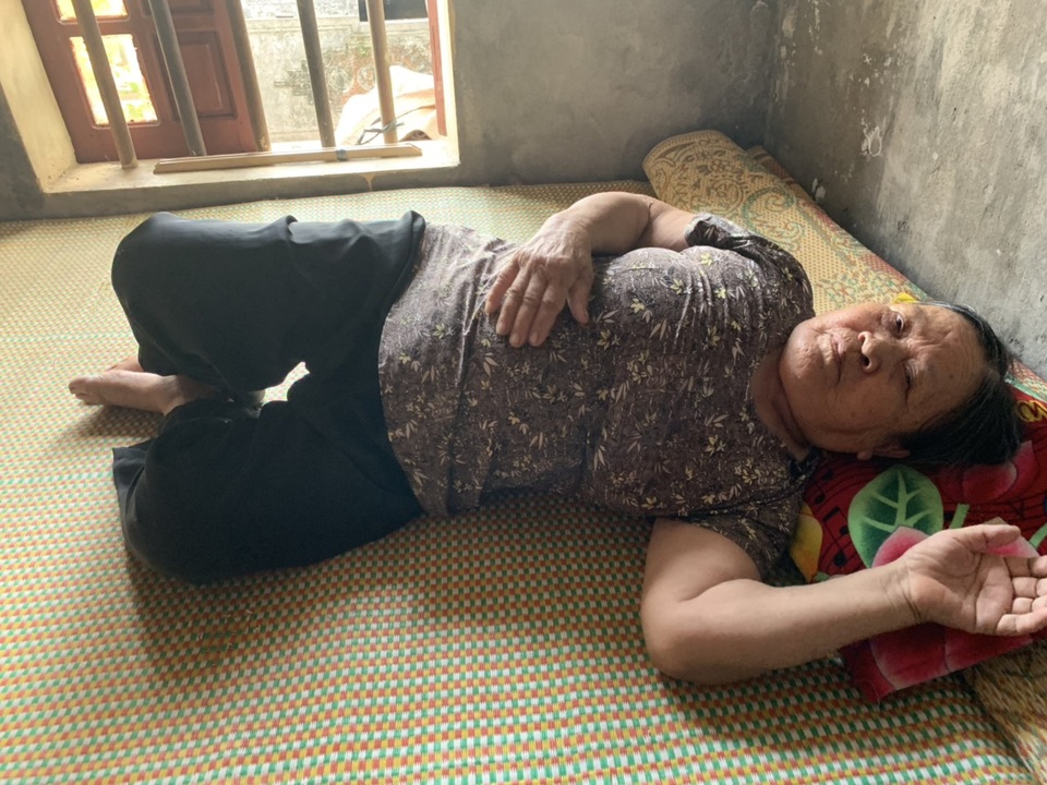 Nghẹn đắng cảnh ông bệnh tim chống gậy chăm bà ung thư - 6 Nghẹn đắng cảnh ông bệnh tim chống gậy chăm bà ung thư - 6