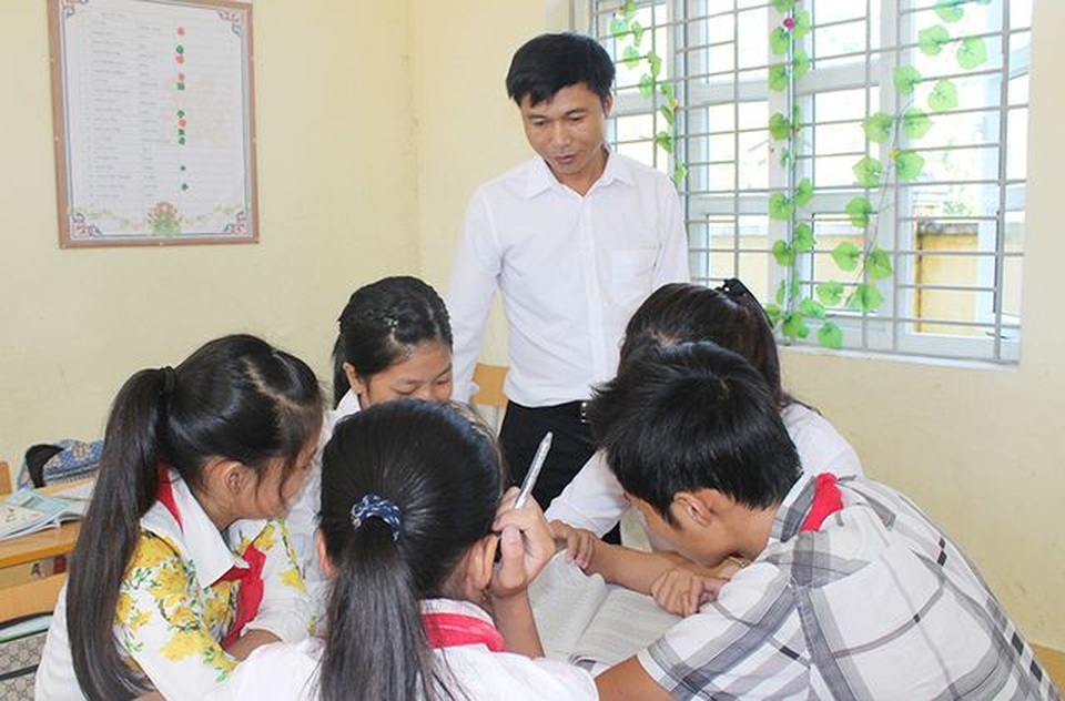 Tôn vinh những người thầy gieo con chữ cho học trò dân tộc thiểu số - 1 Tôn vinh những người thầy gieo con chữ cho học trò dân tộc thiểu số - 1