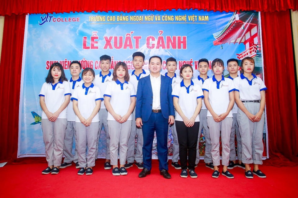 Trường cao đẳng Ngoại ngữ và Công nghệ Việt Nam tuyển sinh nhiều ngành hấp dẫn - 2 Trường cao đẳng Ngoại ngữ và Công nghệ Việt Nam tuyển sinh nhiều ngành hấp dẫn - 2