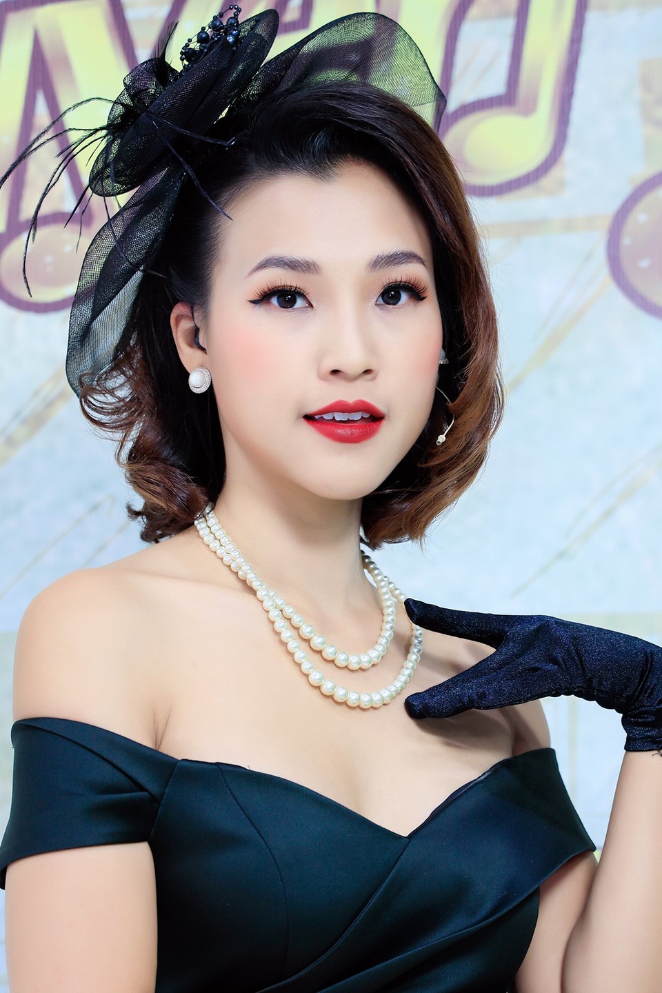 Hoàng Oanh: “Tôi từng cảm thấy sốc trước cạm bẫy của giới giải trí” - 3 Hoàng Oanh: “Tôi từng cảm thấy sốc trước cạm bẫy của giới giải trí” - 3