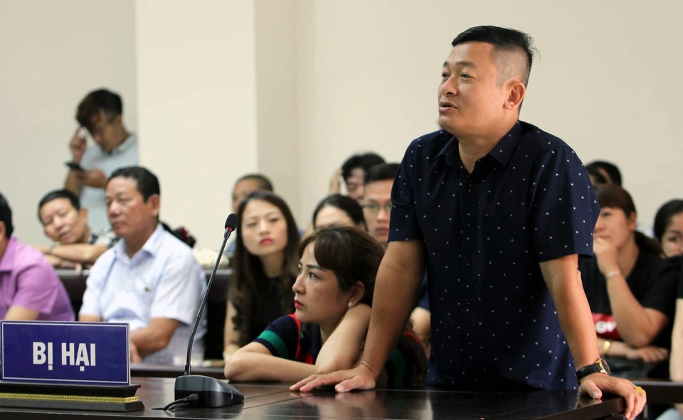 Vụ Hưng “kính”: Nữ tiểu thương khai đã 2 lần tự tử vì bị chèn ép - 7 Vụ Hưng “kính”: Nữ tiểu thương khai đã 2 lần tự tử vì bị chèn ép - 7