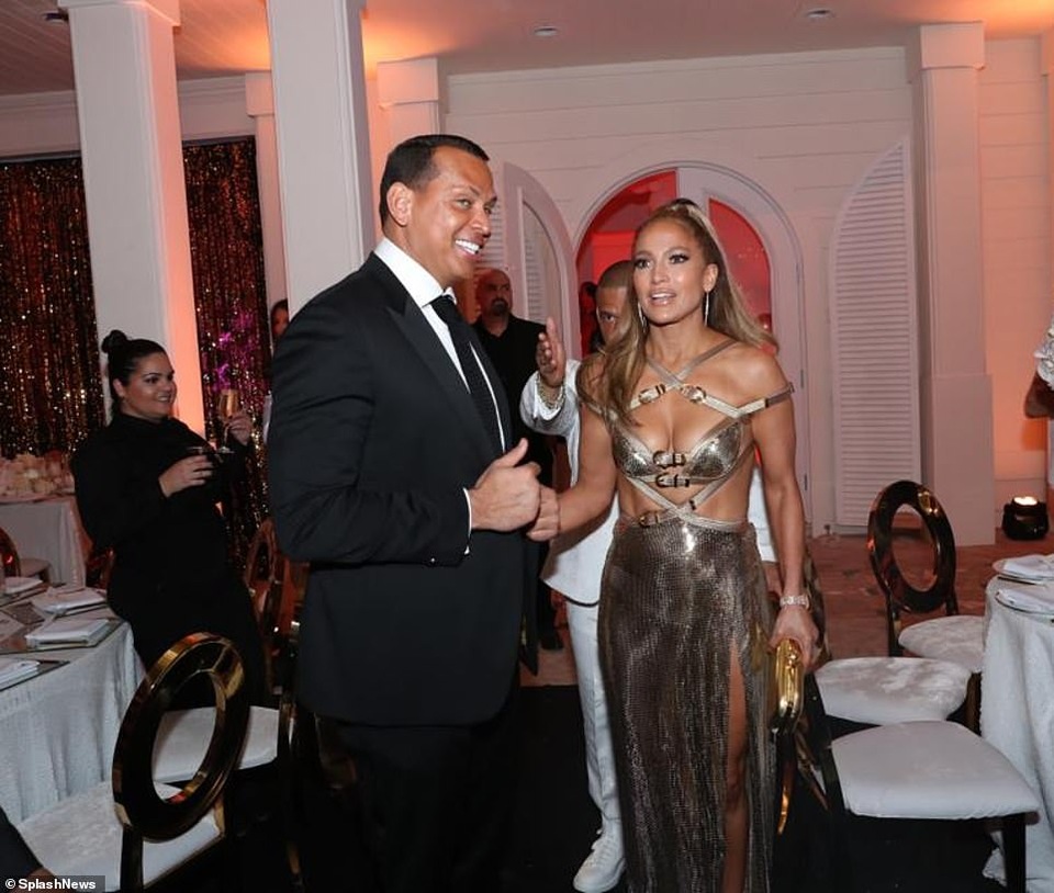Jennifer Lopez mời 250 khách dự tiệc sinh nhật - 11 Jennifer Lopez mời 250 khách dự tiệc sinh nhật - 11
