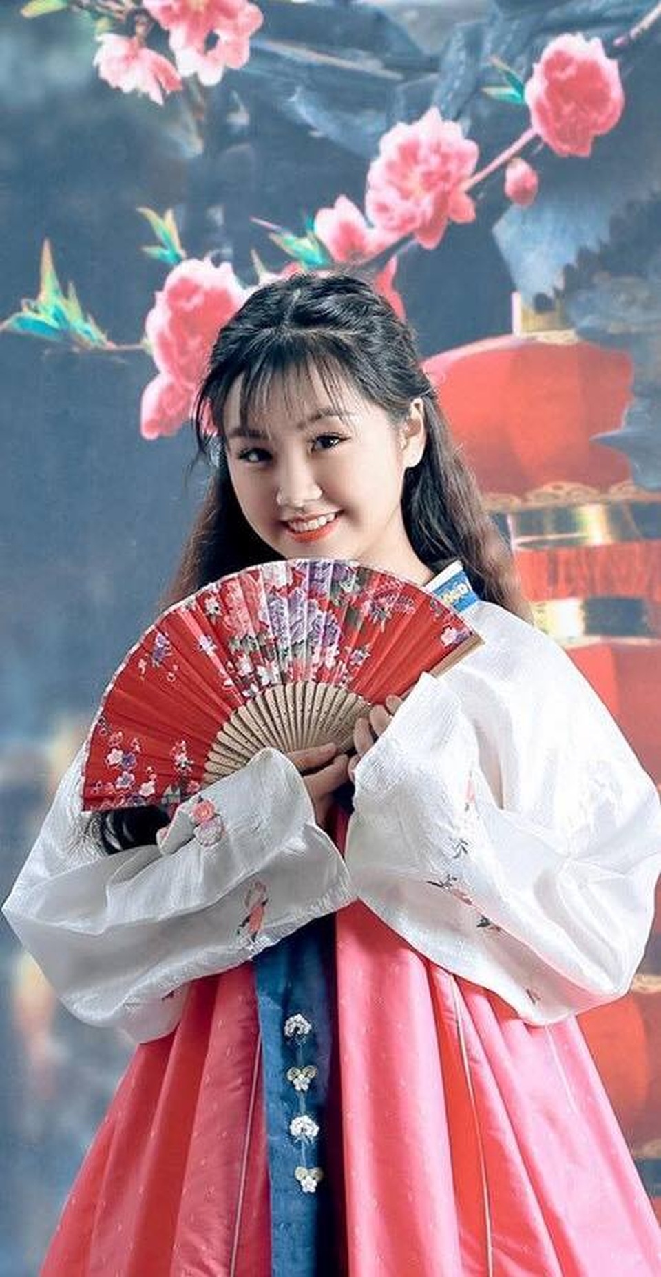 Thần đồng bolero 13 tuổi học giỏi, sở hữu ca khúc đạt 11 triệu lượt xem - 2 Thần đồng bolero 13 tuổi học giỏi, sở hữu ca khúc đạt 11 triệu lượt xem - 2