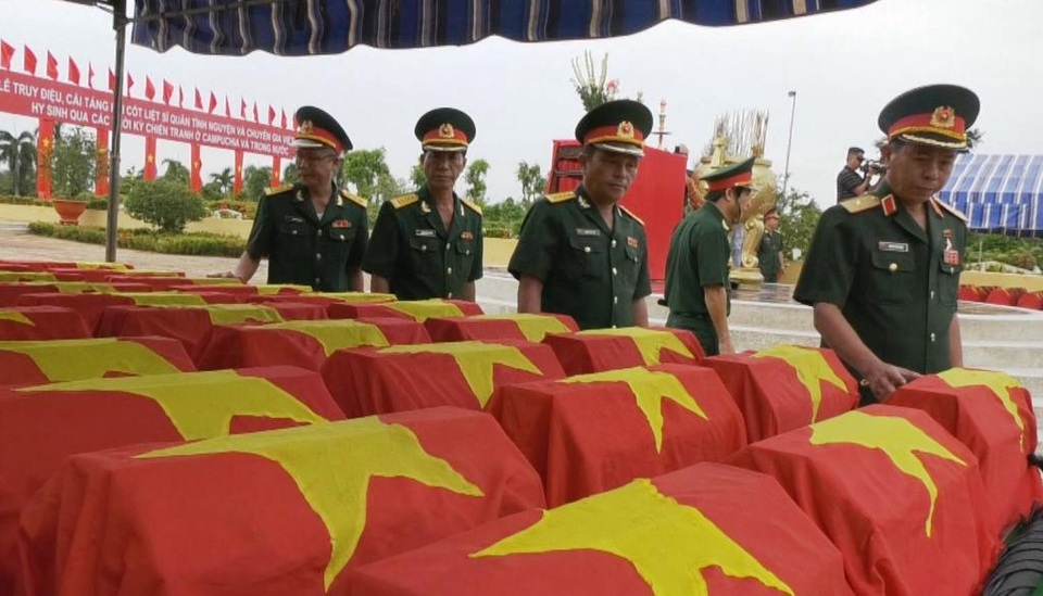 Đồng Tháp cải táng 99 hài cốt liệt sĩ hy sinh qua các thời kỳ - 1 Đồng Tháp cải táng 99 hài cốt liệt sĩ hy sinh qua các thời kỳ - 1