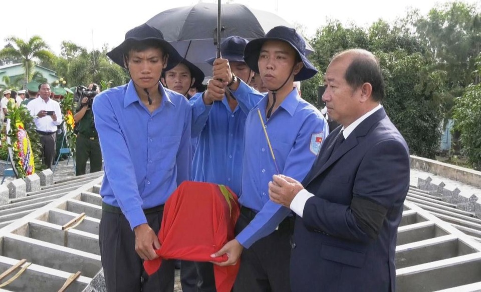 Đồng Tháp cải táng 99 hài cốt liệt sĩ hy sinh qua các thời kỳ - 3 Đồng Tháp cải táng 99 hài cốt liệt sĩ hy sinh qua các thời kỳ - 3