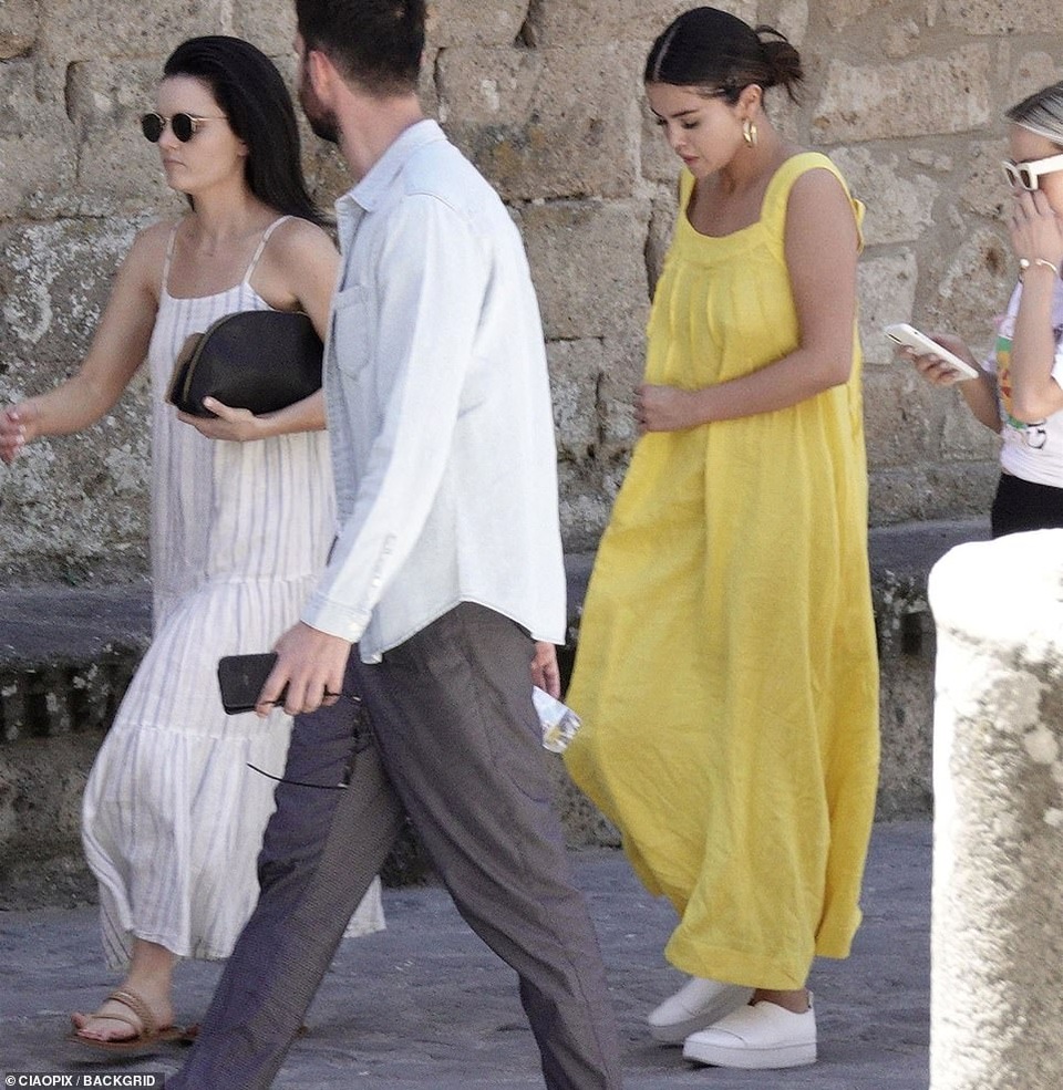 Tăng cân nhưng Selene Gomez vẫn được khen xinh đẹp! - 2