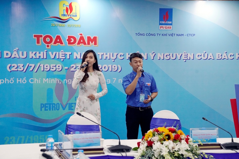 Tuổi trẻ Dầu khí tham gia tòa đàm tiếp bước thế hệ Những người đi tìm lửa anh hùng - 2 Tuổi trẻ Dầu khí tham gia tòa đàm tiếp bước thế hệ Những người đi tìm lửa anh hùng - 2