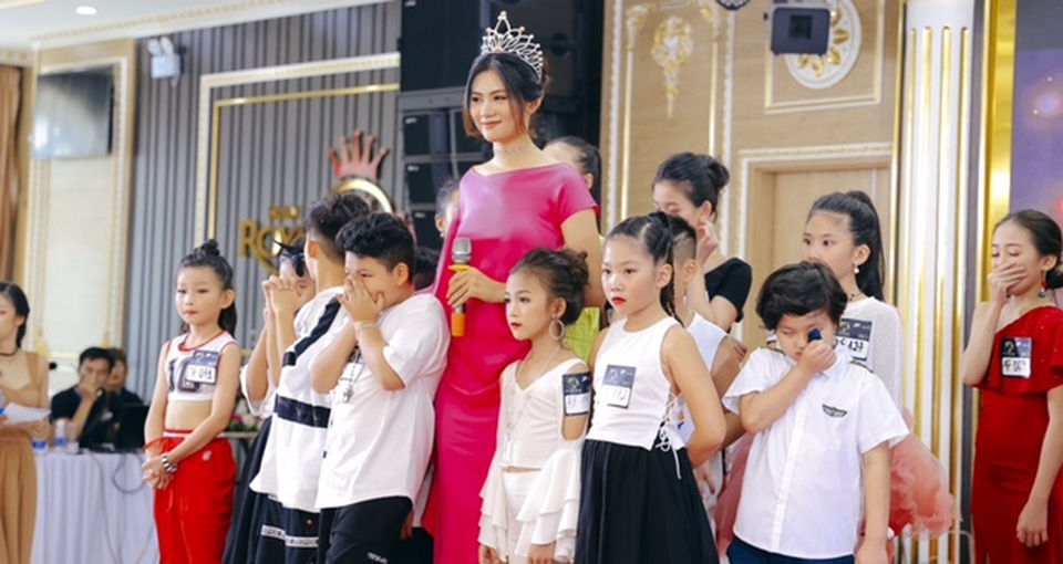 Vũ Hương Giang tiết lộ lí do “lặn mất tăm” sau khi nhận vương miện Hoa khôi - 7 Vũ Hương Giang tiết lộ lí do “lặn mất tăm” sau khi nhận vương miện Hoa khôi - 7
