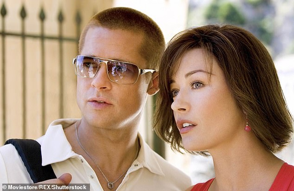 Catherine Zeta Jones quyến rũ dự sự kiện cùng chồng con - 12 Catherine Zeta Jones quyến rũ dự sự kiện cùng chồng con - 12