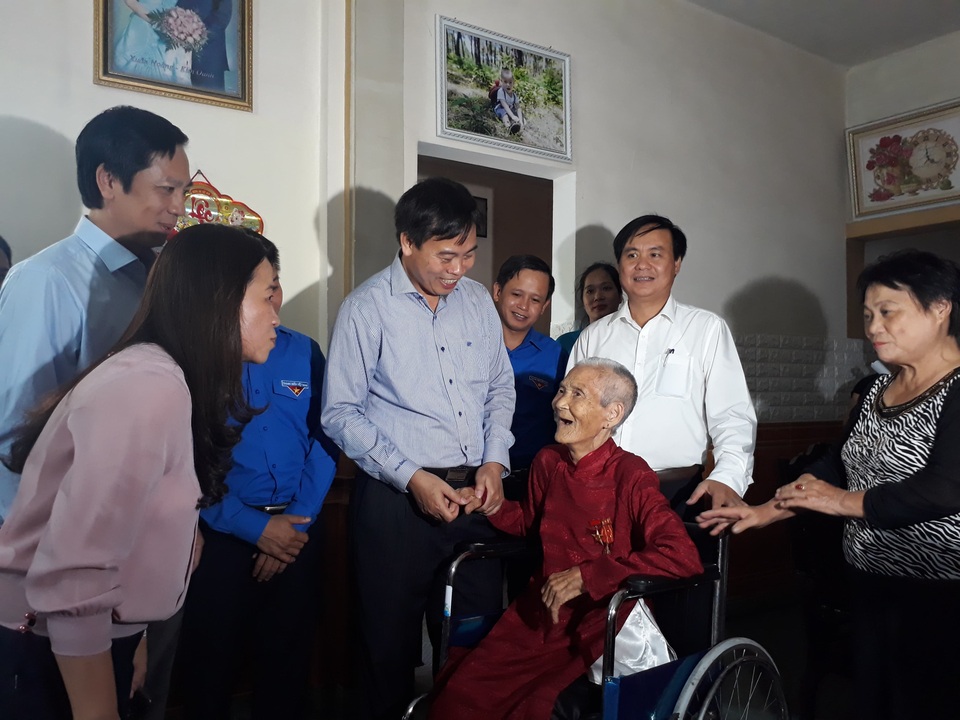 Xúc động những “bữa cơm gia đình” tri ân mẹ liệt sĩ của tuổi trẻ Quảng Trị - 1 Xúc động những “bữa cơm gia đình” tri ân mẹ liệt sĩ của tuổi trẻ Quảng Trị - 1