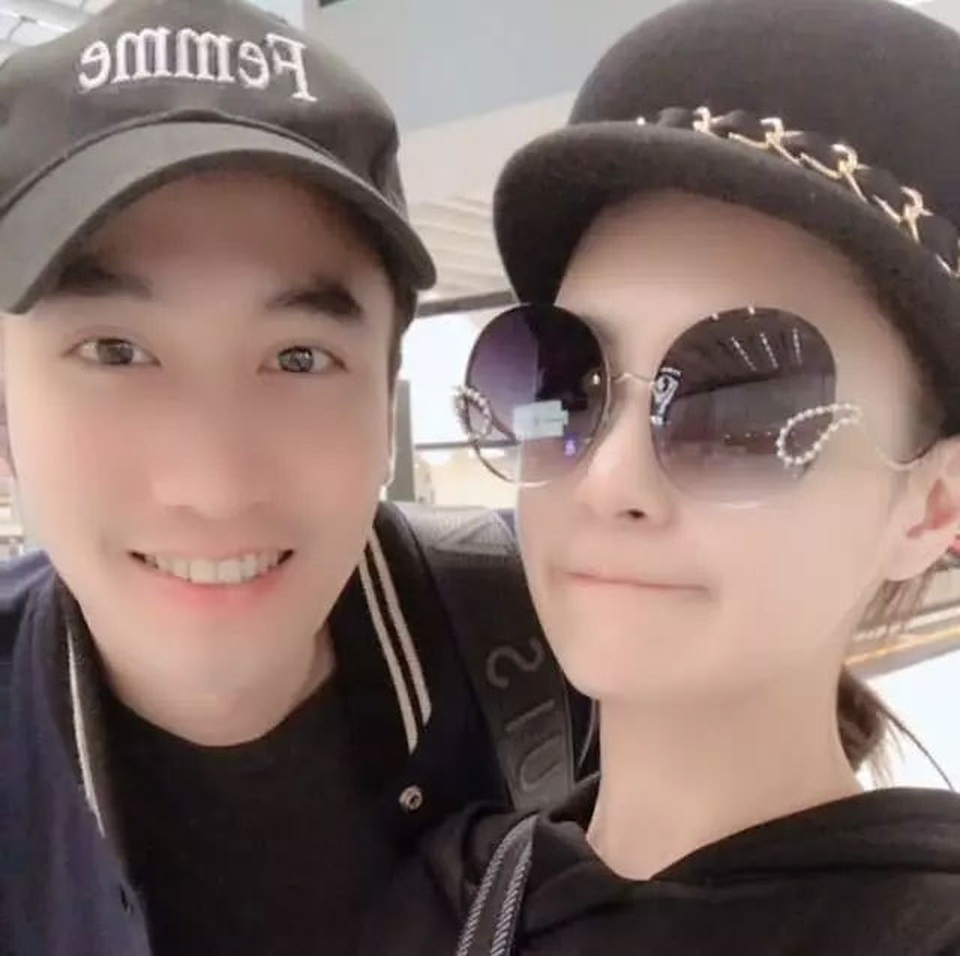 Chung Hân Đồng tranh thủ “hâm nóng” cùng ông xã kém tuổi - 7 Chung Hân Đồng tranh thủ “hâm nóng” cùng ông xã kém tuổi - 7