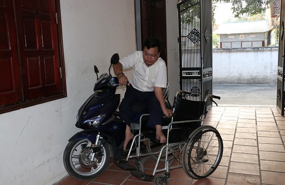 Người công nhân khuyết tật Vũ Thanh Hồng - tấm gương vượt lên số phận - 4 Người công nhân khuyết tật Vũ Thanh Hồng - tấm gương vượt lên số phận - 4