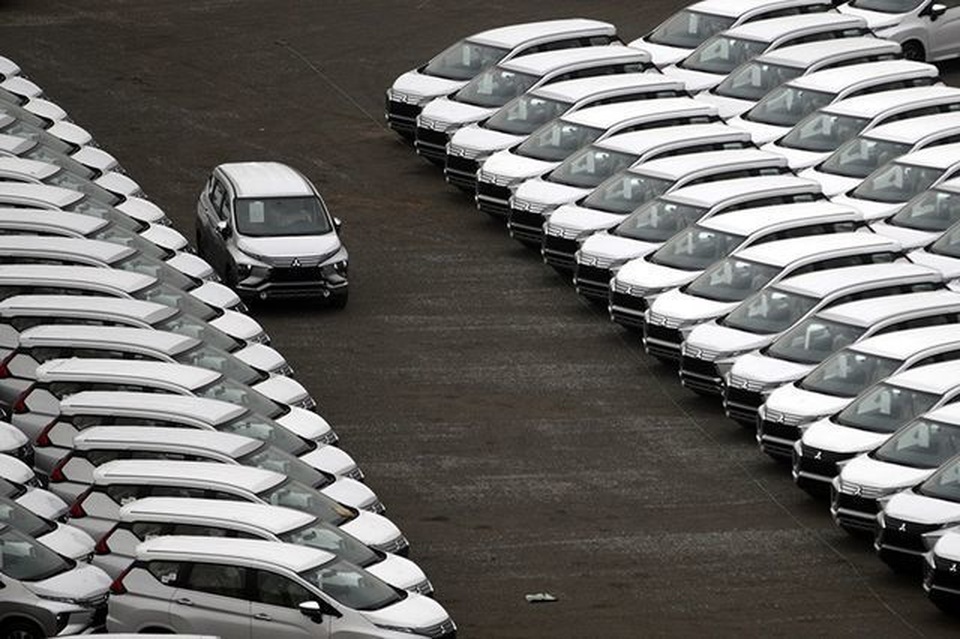 Hàng ngoại về ồ ạt, nội địa dư thừa lắp ráp, ô tô giảm giá tận cùng - 1