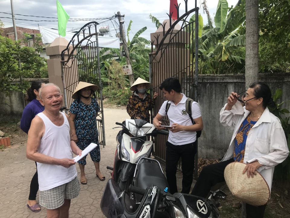 Nghệ An: Điện yếu gây cháy hàng loạt thiết bị, cả xóm bức xúc phản đối đóng tiền - 1