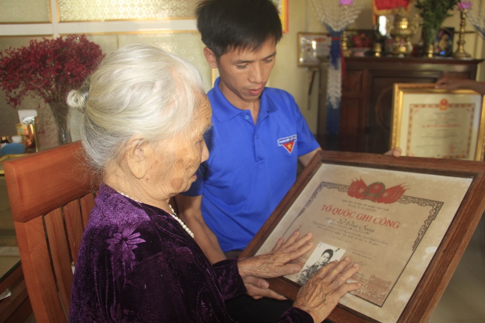 Xúc động những “bữa cơm gia đình” tri ân mẹ liệt sĩ của tuổi trẻ Quảng Trị - 2 Xúc động những “bữa cơm gia đình” tri ân mẹ liệt sĩ của tuổi trẻ Quảng Trị - 2