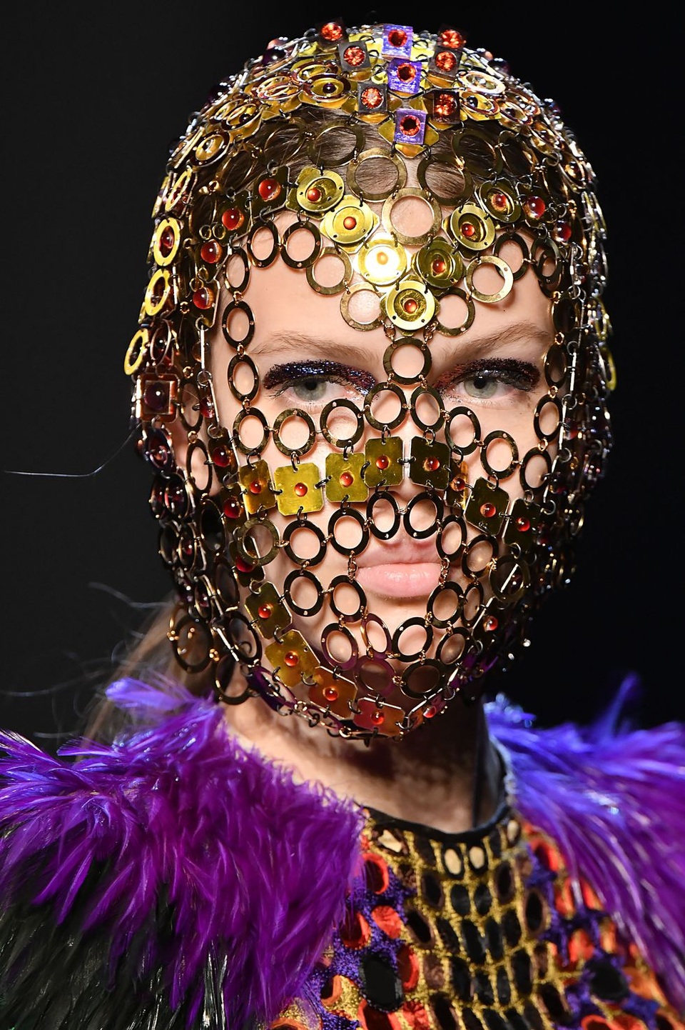 Những phụ kiện cực dị tại tuần lễ thời trang Paris - 13 Những phụ kiện cực dị tại tuần lễ thời trang Paris - 13