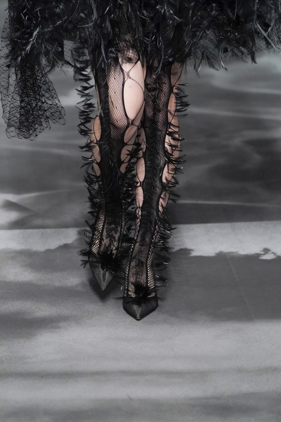 Những phụ kiện cực dị tại tuần lễ thời trang Paris - 20 Những phụ kiện cực dị tại tuần lễ thời trang Paris - 20