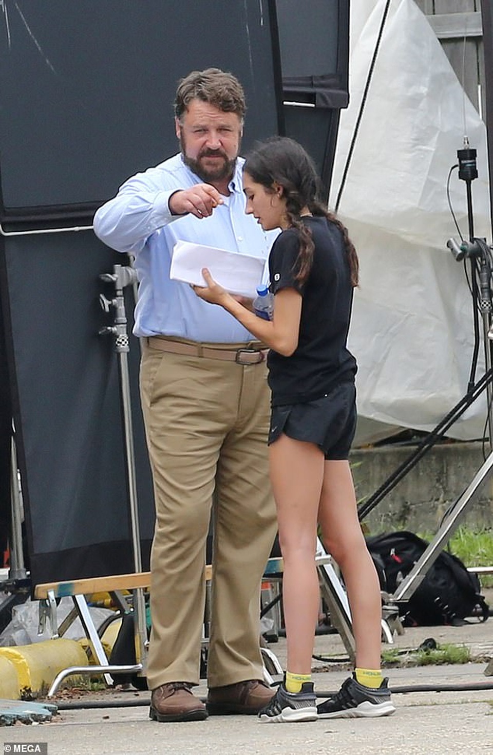 Choáng với hình ảnh mới của Võ sĩ giác đấu Russell Crowe - 4 Choáng với hình ảnh mới của Võ sĩ giác đấu Russell Crowe - 4