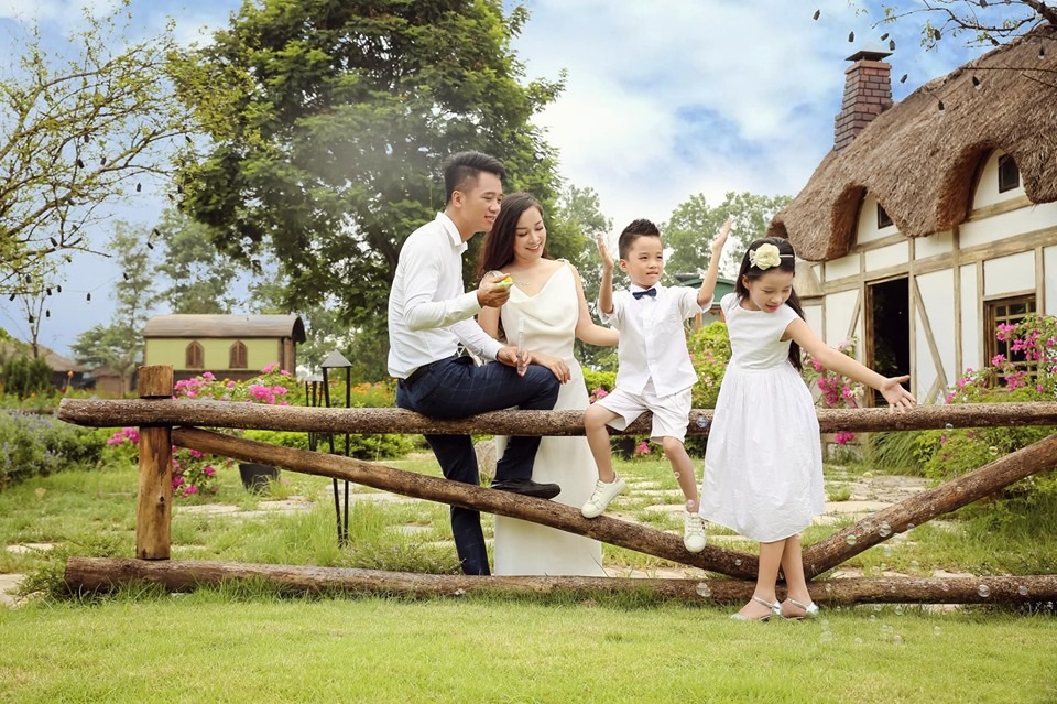 9 năm hôn nhân hạnh phúc dung dị của Minh Hương Nhật ký Vàng Anh - 1 9 năm hôn nhân hạnh phúc dung dị của Minh Hương Nhật ký Vàng Anh - 1