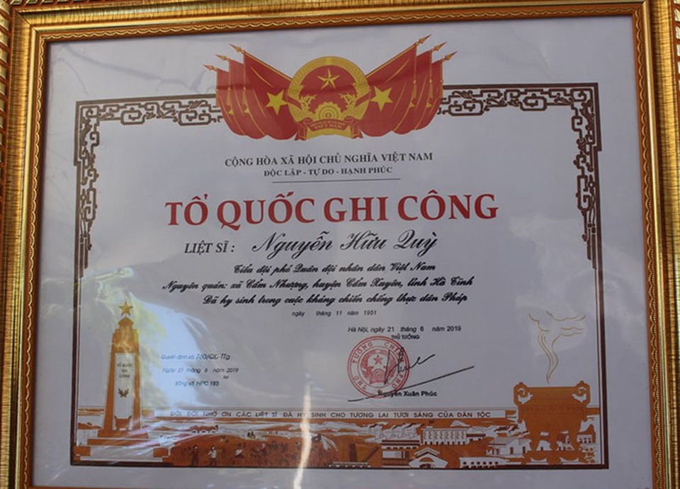 Vụ có tên trên Đài tưởng niệm nhưng không được công nhận liệt sĩ: Con trai đón nhận Bằng Tổ quốc ghi công của cha - 3 Vụ có tên trên Đài tưởng niệm nhưng không được công nhận liệt sĩ: Con trai đón nhận Bằng Tổ quốc ghi công của cha - 3