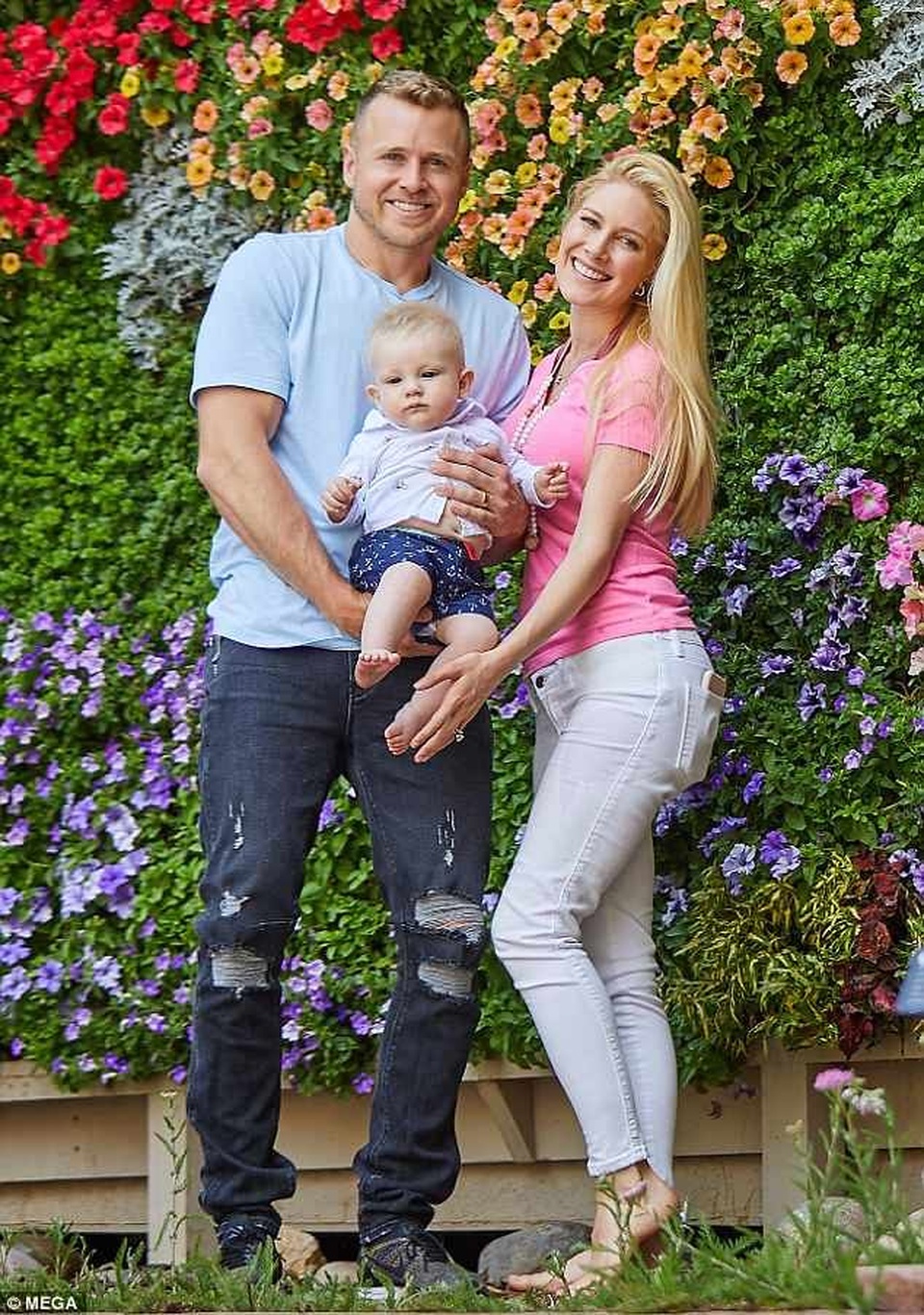 Heidi Montag khoe ngực căng đầy - 7