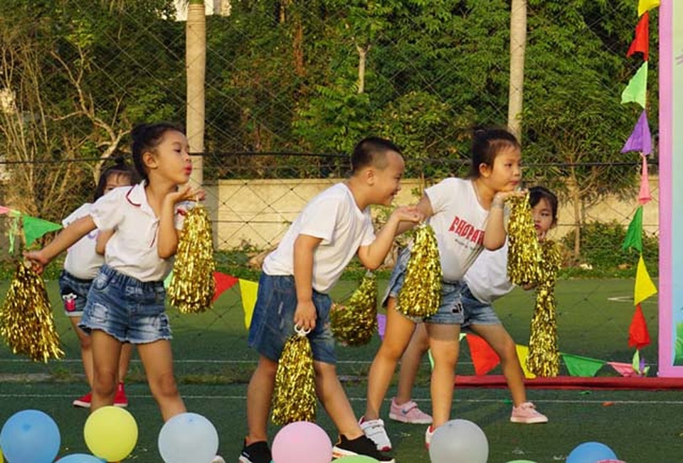 Nghệ An: Tổ chức bắt thăm, ngăn “chạy lớp”, “chọn cô” - 2 Nghệ An: Tổ chức bắt thăm, ngăn “chạy lớp”, “chọn cô” - 2