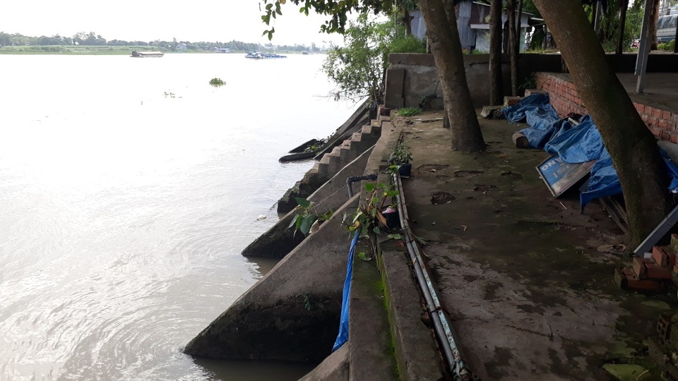 Một đoạn quốc lộ 91 có nguy cơ sụp xuống Sông Hậu - 4 Một đoạn quốc lộ 91 có nguy cơ sụp xuống Sông Hậu - 4
