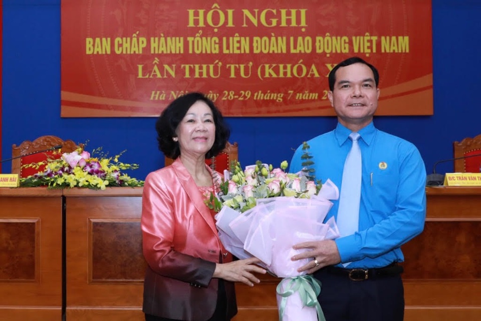 Ông Nguyễn Đình Khang được bầu làm Chủ tịch Tổng Liên đoàn lao động Việt Nam - 1 Ông Nguyễn Đình Khang được bầu làm Chủ tịch Tổng Liên đoàn lao động Việt Nam - 1