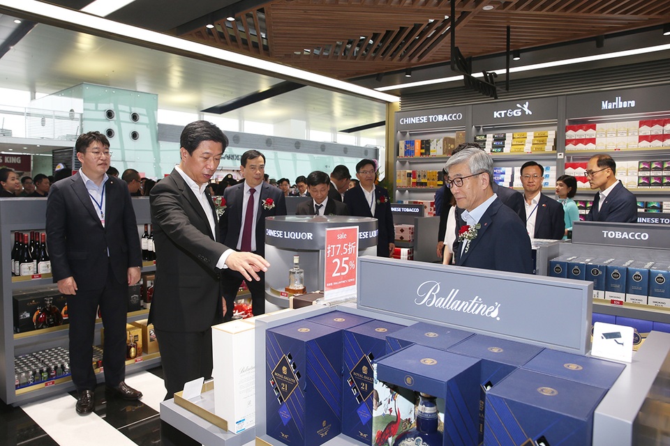 Lotte Duty Free khai trương tại sân bay quốc tế Hà Nội - 2 Lotte Duty Free khai trương tại sân bay quốc tế Hà Nội - 2