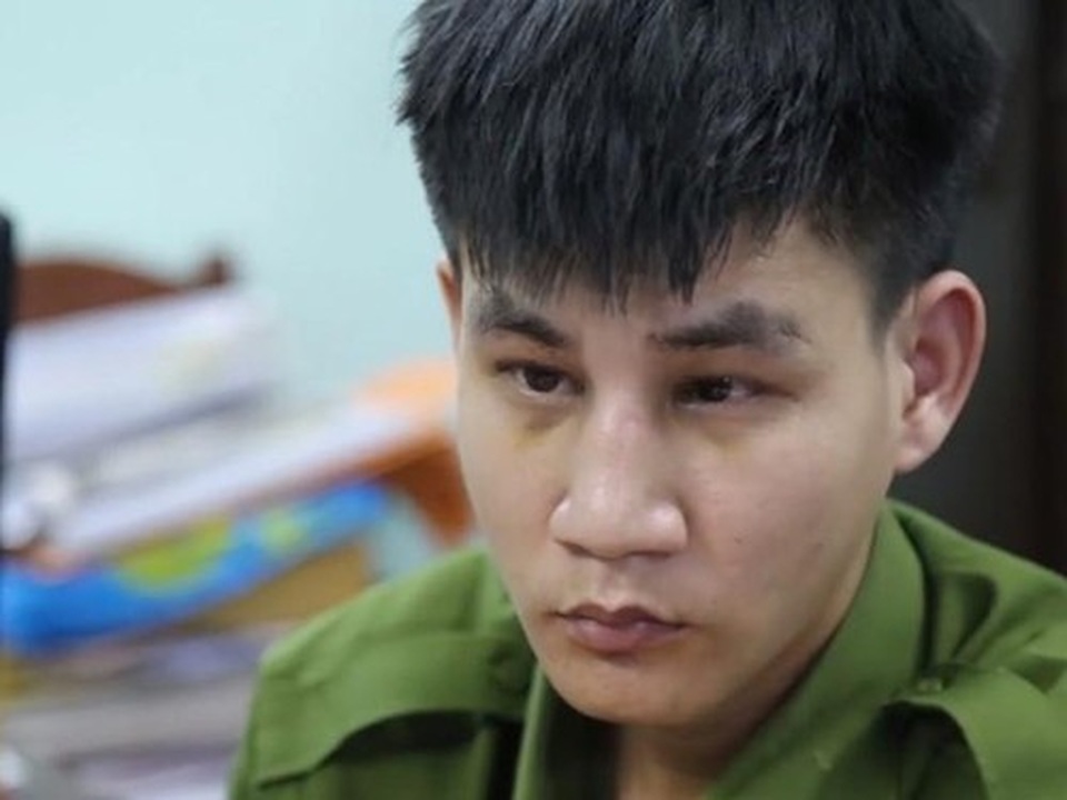 Trộm quân phục, vào trụ sở công an hành nghề đạo chích - 1 Trộm quân phục, vào trụ sở công an hành nghề đạo chích - 1