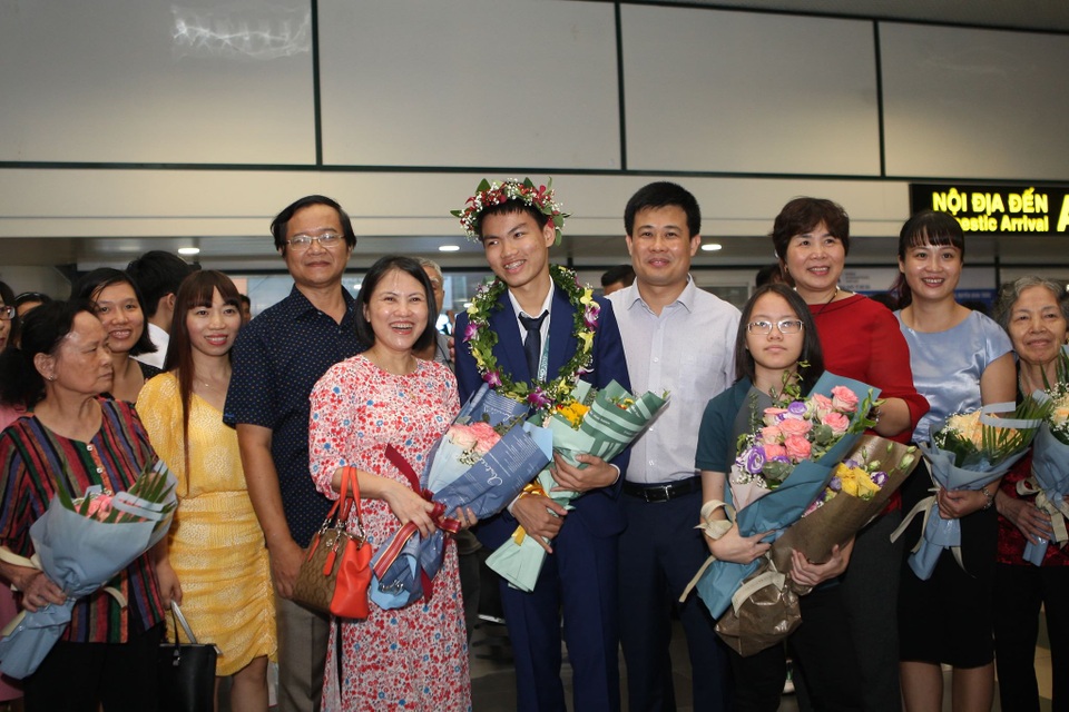 Thành tích đáng nể của chàng trai trường Ams hai lần nhận huy chương bạc IMO - 2 Thành tích đáng nể của chàng trai trường Ams hai lần nhận huy chương bạc IMO - 2