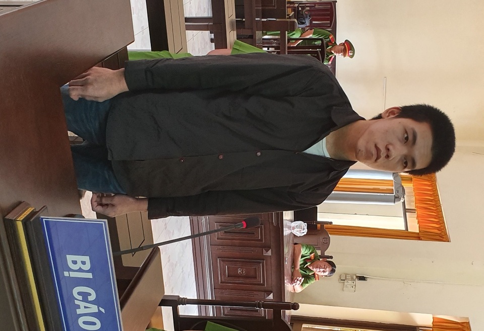 Giận vợ, chồng đổ xăng thiêu cả hai - 1 Giận vợ, chồng đổ xăng thiêu cả hai - 1