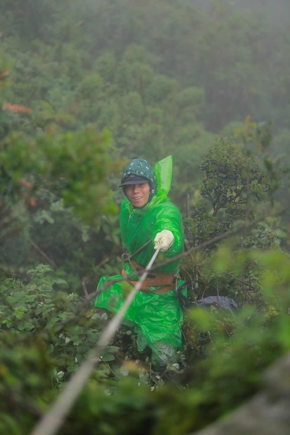 Gặp ‘Tarzan’ trên đỉnh trời Tây Bắc - 3