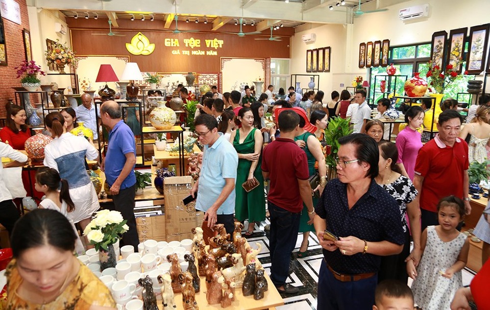 Đại siêu thị gốm sứ BatTrang Family chính thức có mặt tại Tĩnh Gia - Thanh Hóa - 4 Đại siêu thị gốm sứ BatTrang Family chính thức có mặt tại Tĩnh Gia - Thanh Hóa - 4