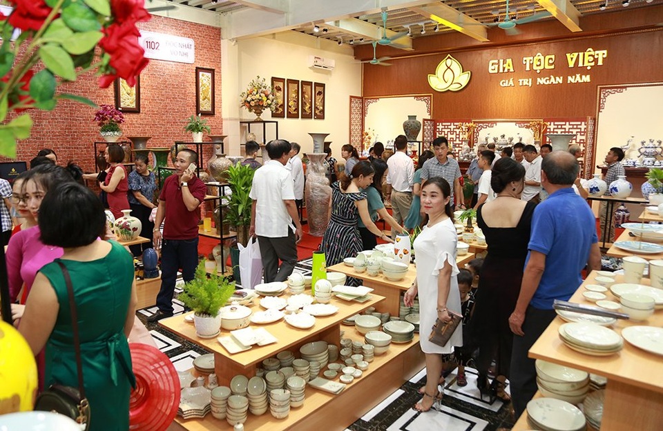 Đại siêu thị gốm sứ BatTrang Family chính thức có mặt tại Tĩnh Gia - Thanh Hóa - 6 Đại siêu thị gốm sứ BatTrang Family chính thức có mặt tại Tĩnh Gia - Thanh Hóa - 6
