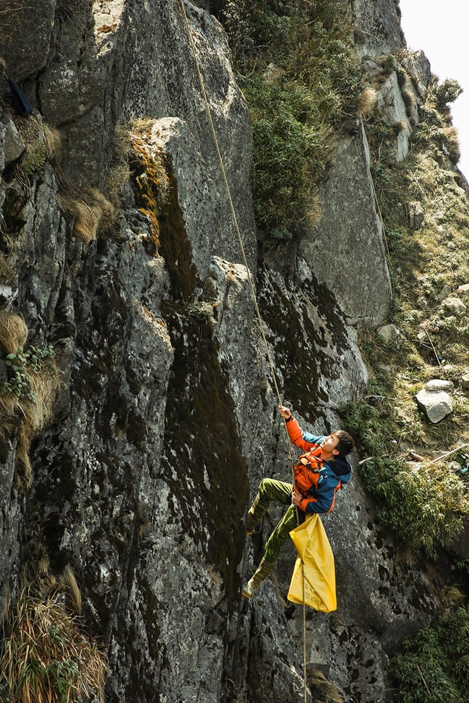 Gặp ‘Tarzan’ trên đỉnh trời Tây Bắc - 1