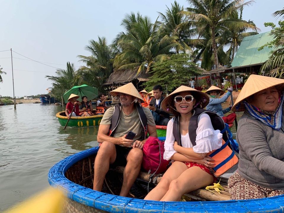 Ngọc Anh 3A: Cuộc sống giản dị của “bà nội trợ” sau ánh đèn sân khấu? - 5 Ngọc Anh 3A: Cuộc sống giản dị của “bà nội trợ” sau ánh đèn sân khấu? - 5