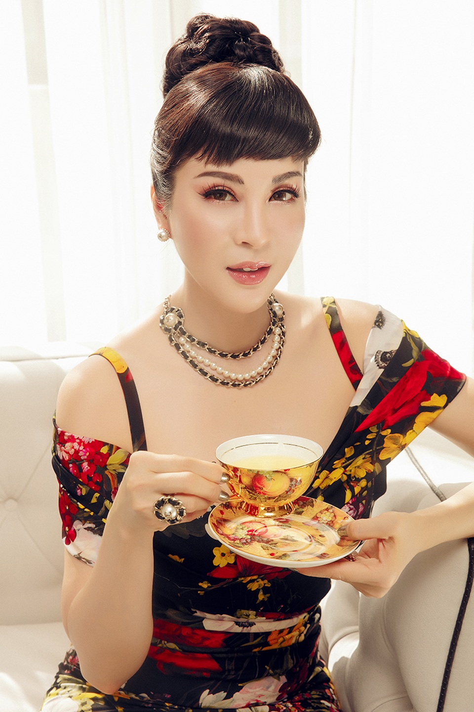 MC Thanh Mai thay 3 bộ váy quyến rũ khi dự sự kiện - 5 MC Thanh Mai thay 3 bộ váy quyến rũ khi dự sự kiện - 5
