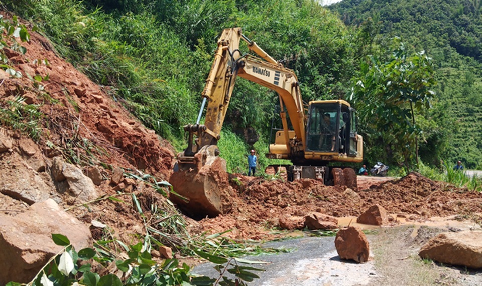Mưa to gây sạt lở đất, 1 người chết, 3 người bị thương - 3 Mưa to gây sạt lở đất, 1 người chết, 3 người bị thương - 3